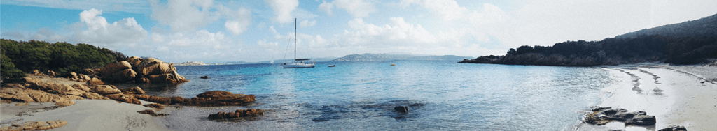 Photographie vue de la plage sur une île de la Maddalena