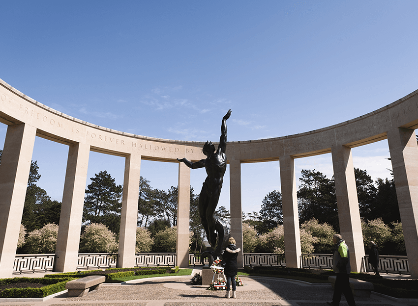 Mémorial, sculpture "L'âme de la jeunesse américain s'élevant des flots"