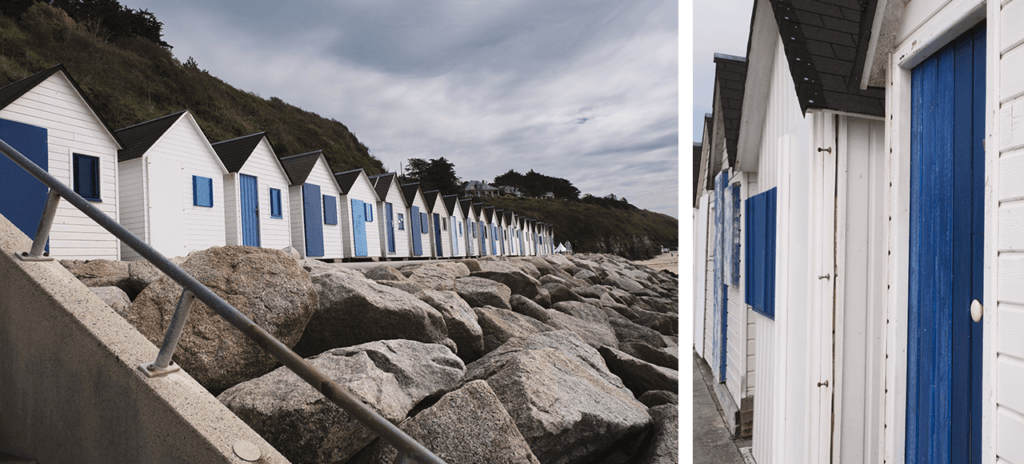 Cabines de plage blanches et bleues en Normandie
